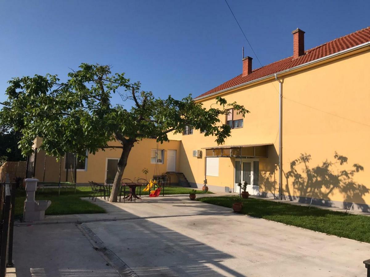 Apartments Kuca Aleksic Nis Luaran gambar